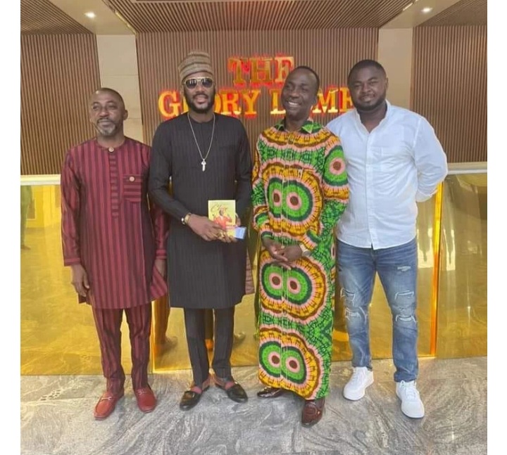 2face Idibia visits Glory Dome, gets special gift from Dr. Paul Enenche
