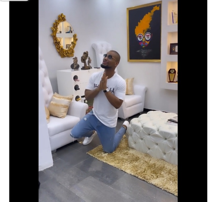Nollywood Actor Alexx Ekubo Goes Down On His Knees To Thank God For Making Him Handsome 